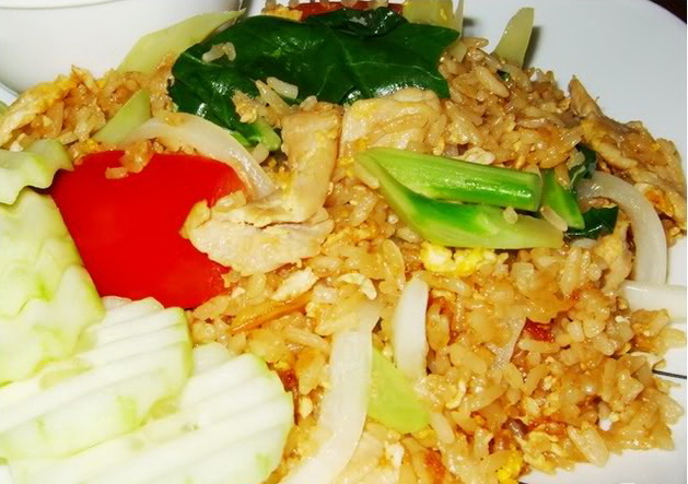 Khao pad moo