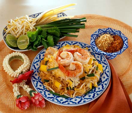 Phad thai goong sod